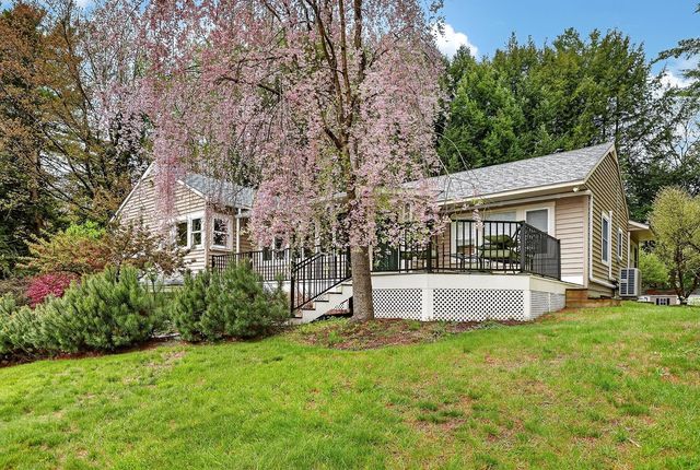 9 Wyeth Road, Hanover, NH 03755