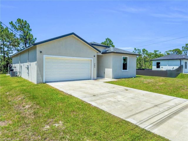 203 E 17th ST, Lehigh Acres, FL 33972