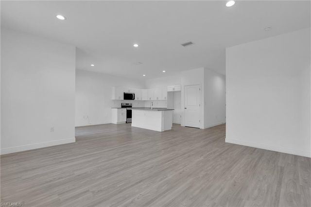203 E 17th ST, Lehigh Acres, FL 33972