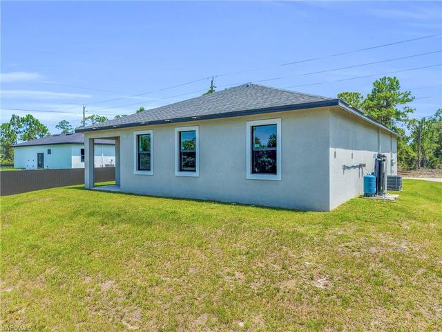 203 E 17th ST, Lehigh Acres, FL 33972