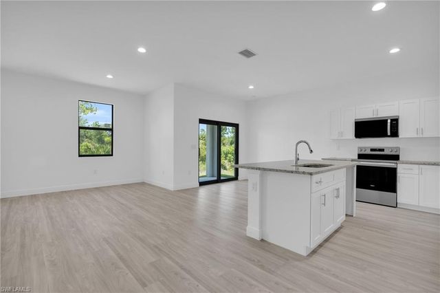 203 E 17th ST, Lehigh Acres, FL 33972