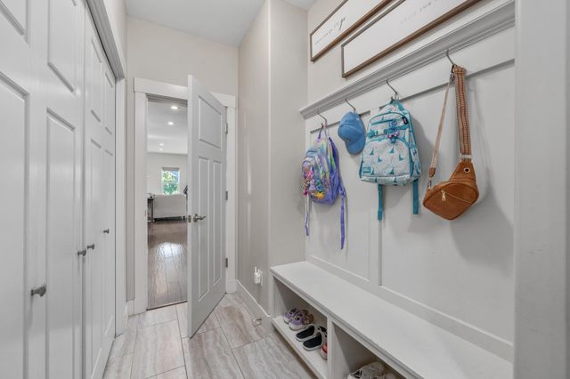 5104 N Colonial Ave, Bel Aire, KS 67226