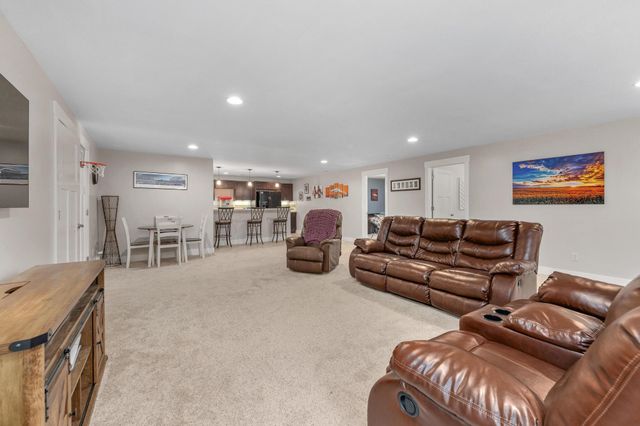 5104 N Colonial Ave, Bel Aire, KS 67226