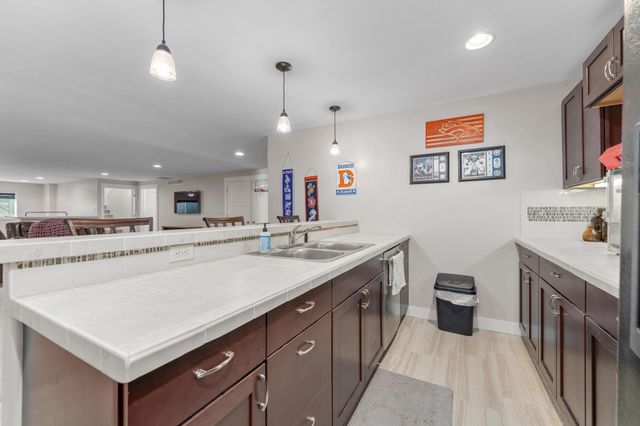 5104 N Colonial Ave, Bel Aire, KS 67226