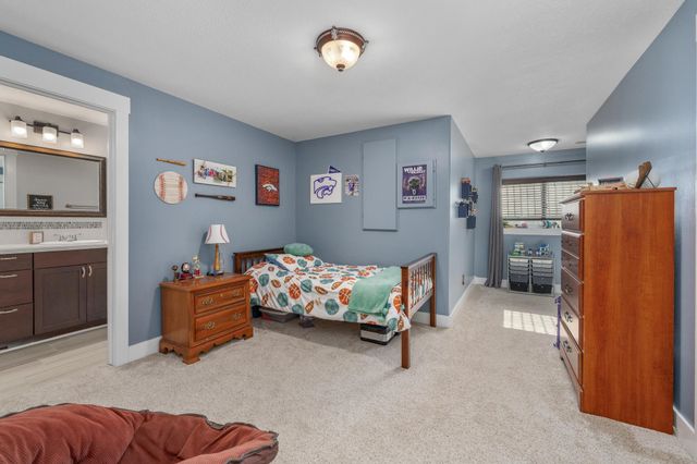 5104 N Colonial Ave, Bel Aire, KS 67226