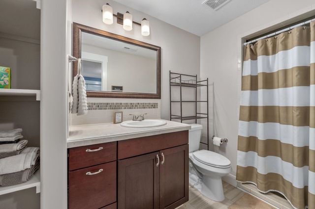 5104 N Colonial Ave, Bel Aire, KS 67226