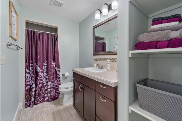 5104 N Colonial Ave, Bel Aire, KS 67226