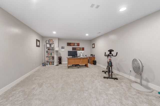 5104 N Colonial Ave, Bel Aire, KS 67226