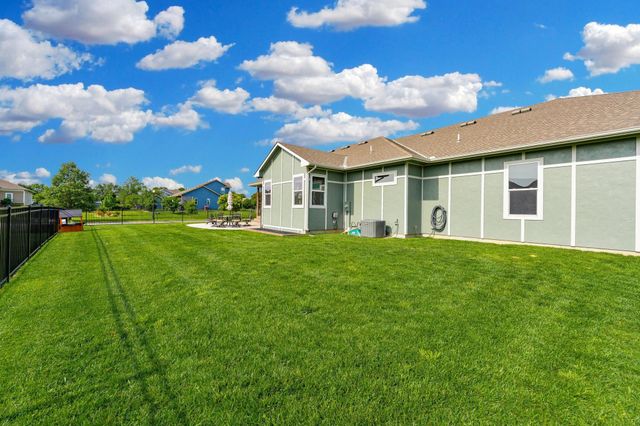 5104 N Colonial Ave, Bel Aire, KS 67226