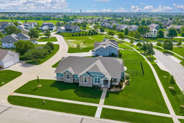 5104 N Colonial Ave, Bel Aire, KS 67226