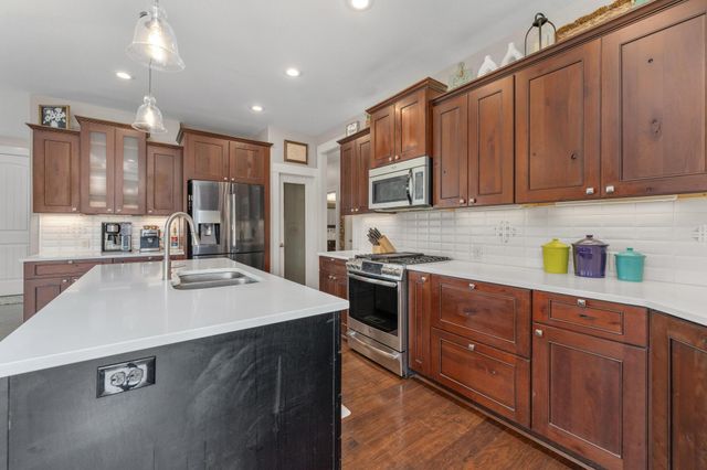 5104 N Colonial Ave, Bel Aire, KS 67226
