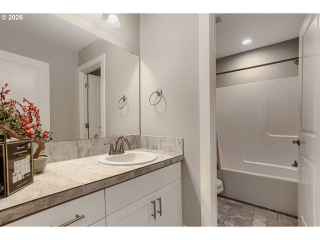 12408 Ne 102ND Way, Vancouver, WA 98682