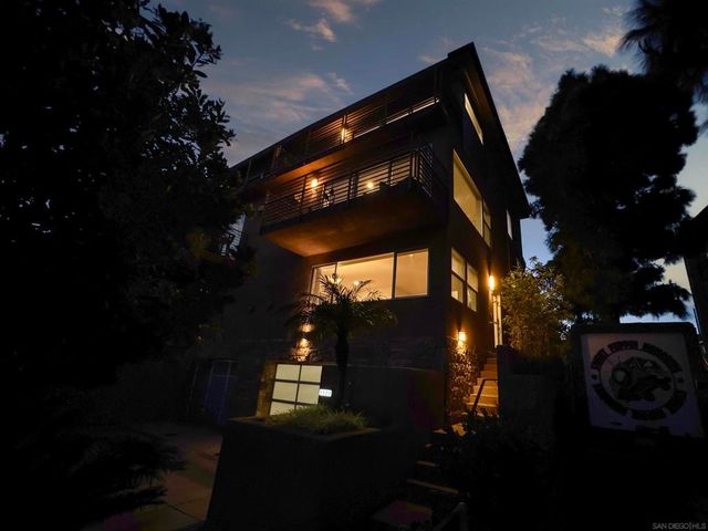 1122 Locust St, San Diego, CA 92106