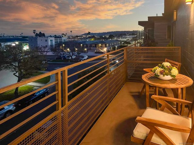 1122 Locust St, San Diego, CA 92106