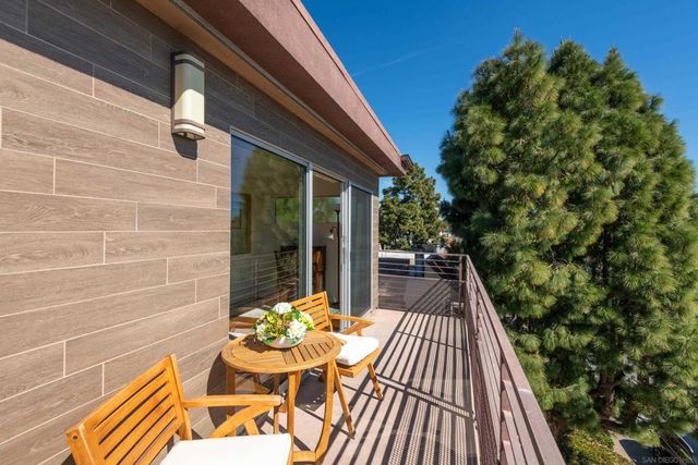 1122 Locust St, San Diego, CA 92106