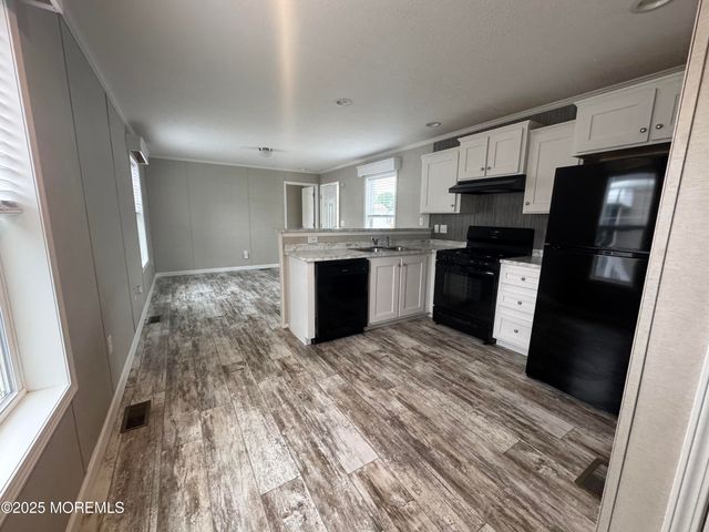 7 Mary Ann Court, Hazlet, NJ 07734