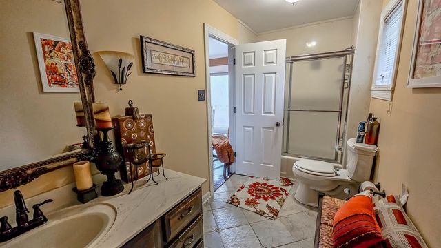 8332 COUNTRYWOOD FWY, Memphis, TN 38016