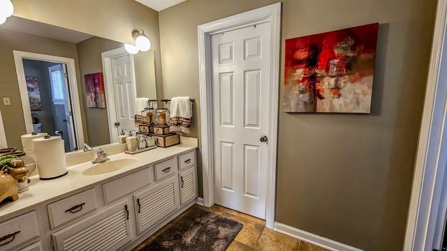8332 COUNTRYWOOD FWY, Memphis, TN 38016