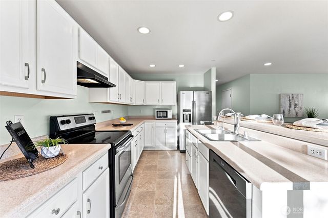 1933 Chaffee Avenue, Dupont, WA 98327