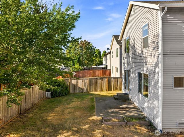 1933 Chaffee Avenue, Dupont, WA 98327