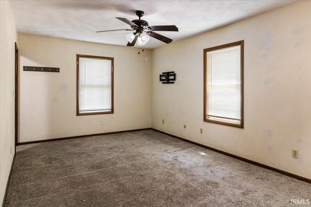 1519 S Willman Road, Hartford City, IN 47348