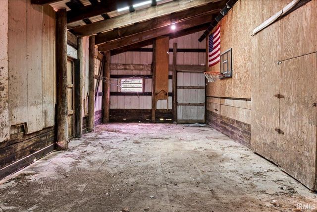 1519 S Willman Road, Hartford City, IN 47348
