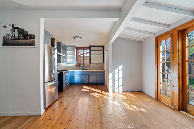 22050 Ybarra, Woodland Hills, CA 91364