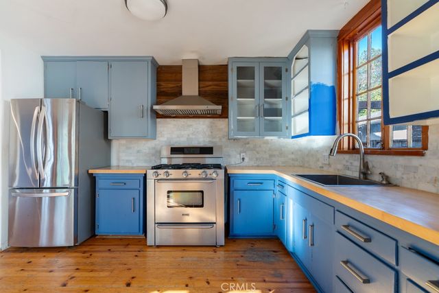 22050 Ybarra, Woodland Hills, CA 91364