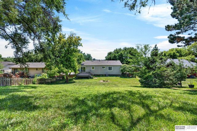 2606 Blackhawk Drive, Bellevue, NE 68123