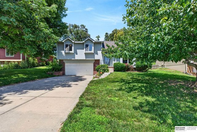 2606 Blackhawk Drive, Bellevue, NE 68123