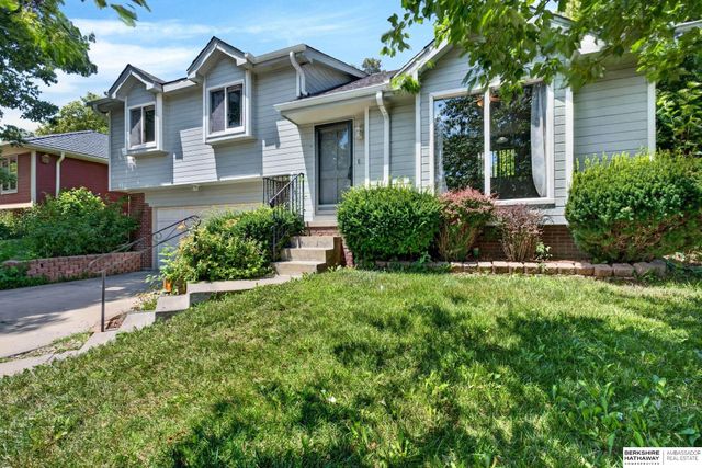 2606 Blackhawk Drive, Bellevue, NE 68123