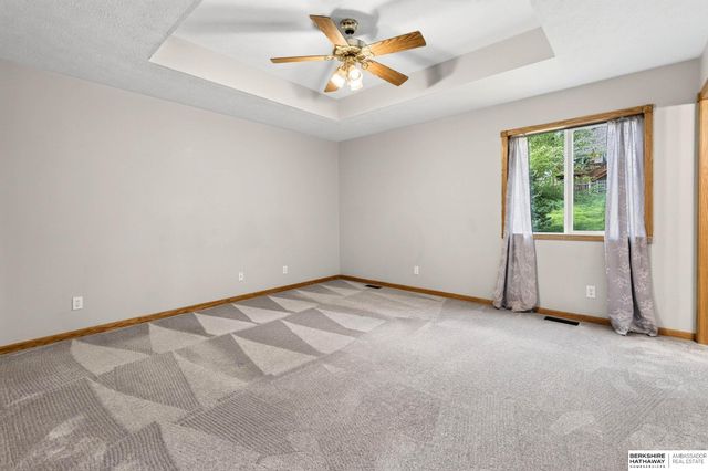 2606 Blackhawk Drive, Bellevue, NE 68123