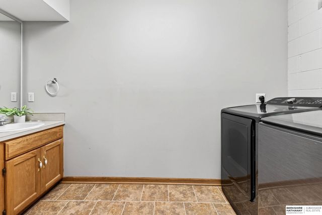 2606 Blackhawk Drive, Bellevue, NE 68123