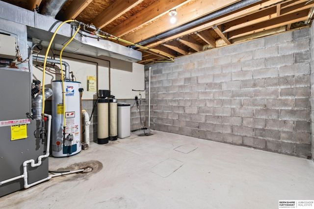 2606 Blackhawk Drive, Bellevue, NE 68123
