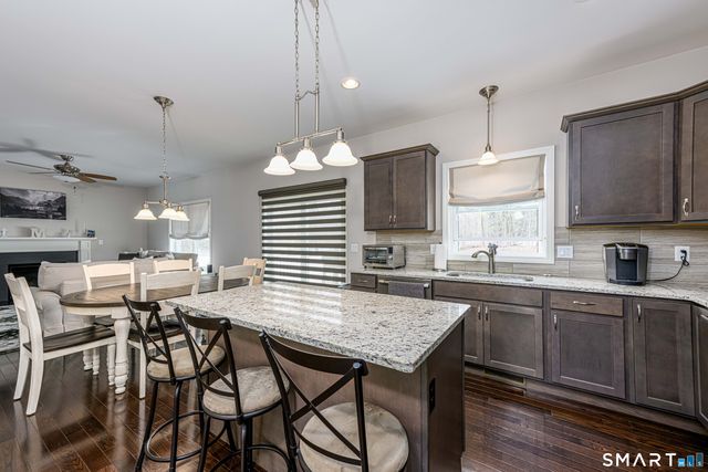 2 Farmington Drive, North Branford, CT 06472