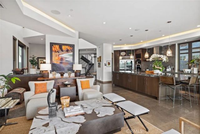 8 Beacon Bay, Newport Beach, CA 92660