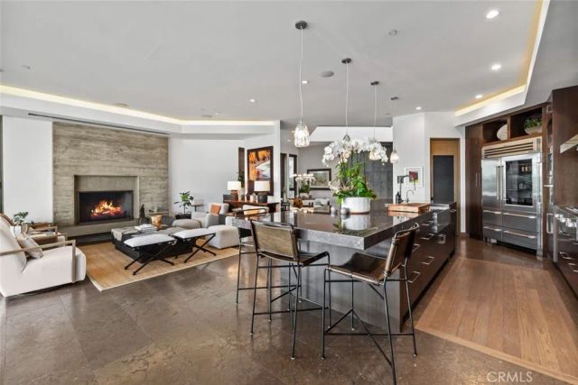 8 Beacon Bay, Newport Beach, CA 92660