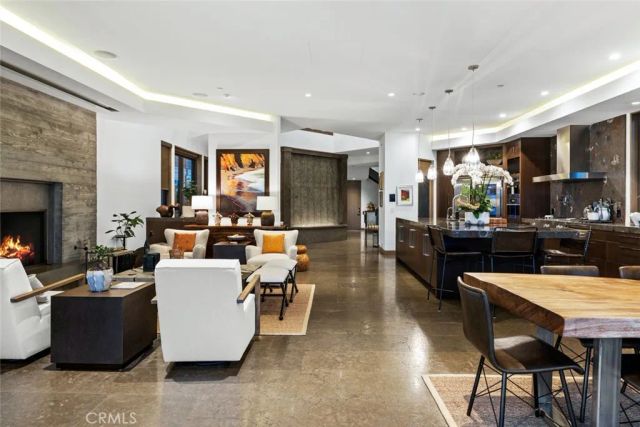 8 Beacon Bay, Newport Beach, CA 92660