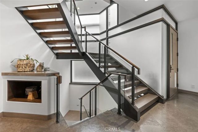 8 Beacon Bay, Newport Beach, CA 92660