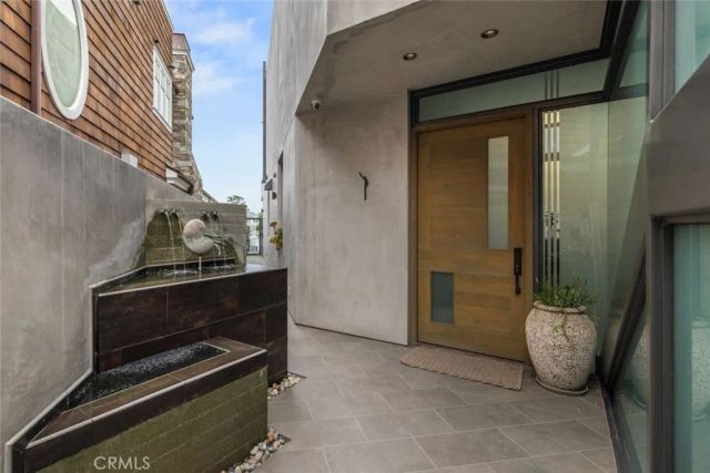 8 Beacon Bay, Newport Beach, CA 92660