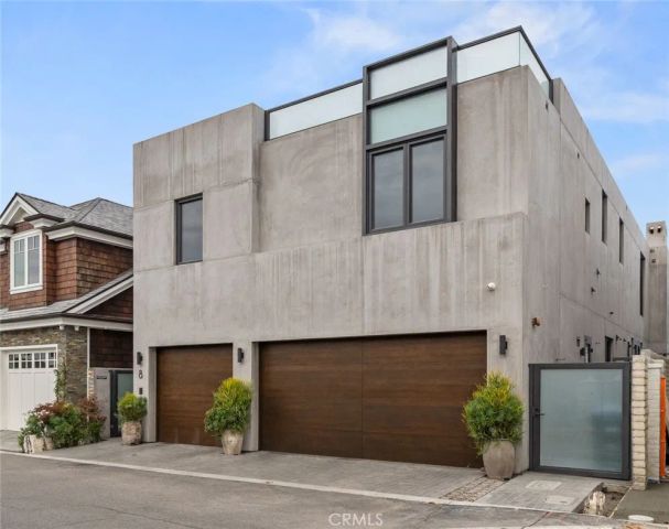 8 Beacon Bay, Newport Beach, CA 92660