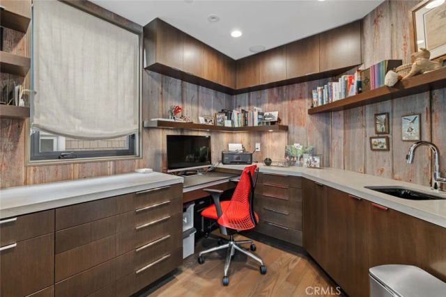 8 Beacon Bay, Newport Beach, CA 92660