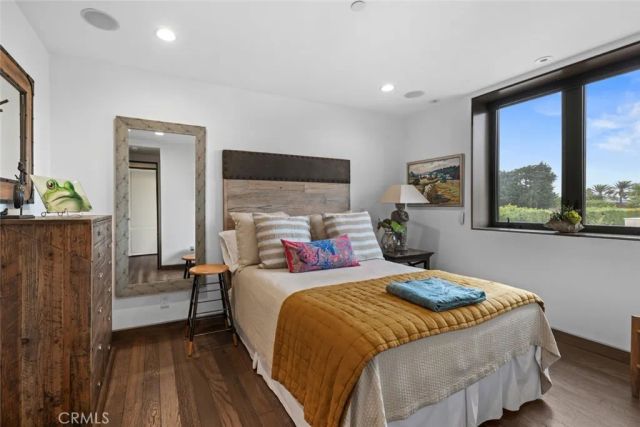 8 Beacon Bay, Newport Beach, CA 92660