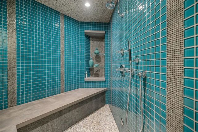 8 Beacon Bay, Newport Beach, CA 92660