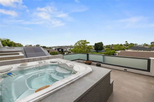 8 Beacon Bay, Newport Beach, CA 92660