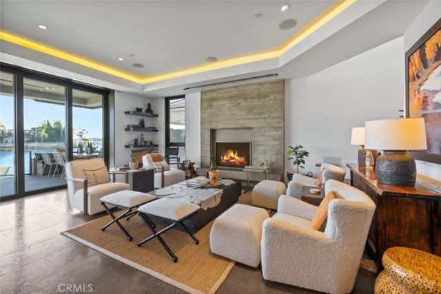 8 Beacon Bay, Newport Beach, CA 92660