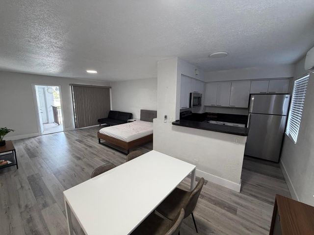 412 Sunset Drive 11, Pompano Beach, FL 33062