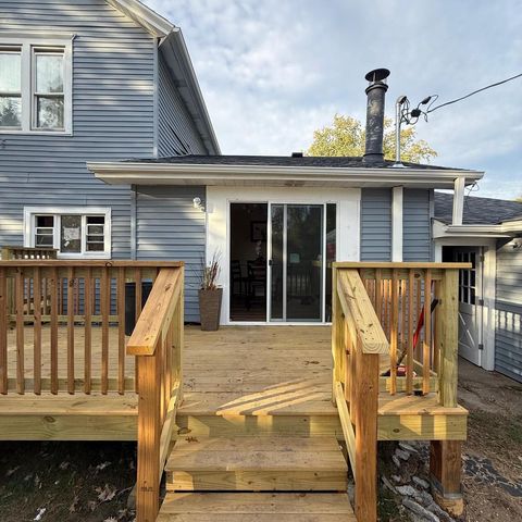 404 Sumner STREET, Genoa City, WI 53128