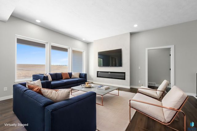 513 N Wildcat Dr Drive, Sioux Falls, SD 57110