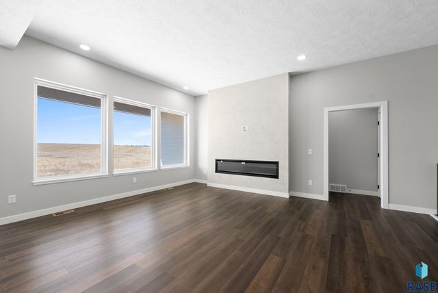 513 N Wildcat Dr Drive, Sioux Falls, SD 57110